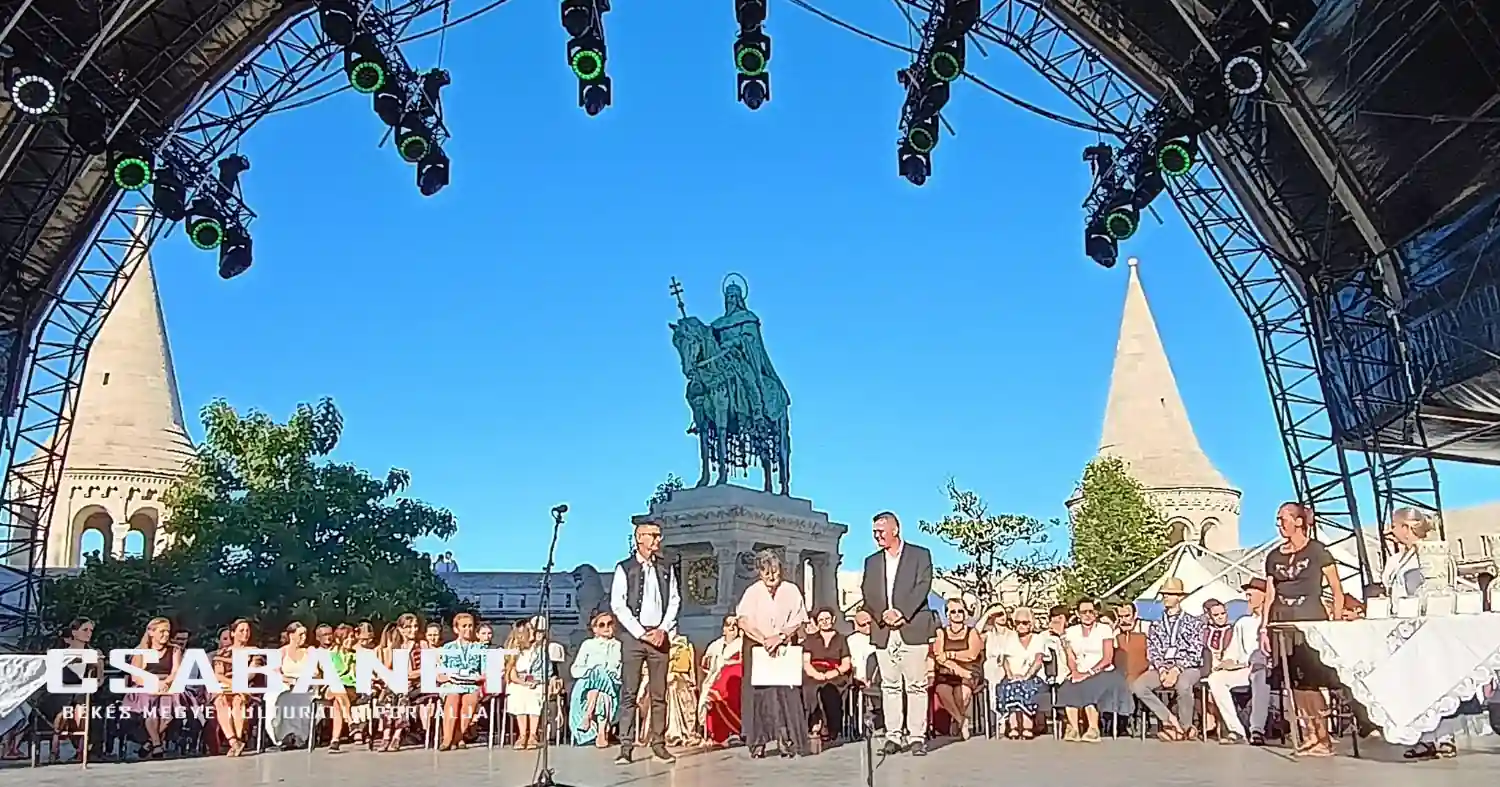 Kitüntetésekkel távoztak Budapestről a Békés Megyei Népművészeti Egyesület tagjai