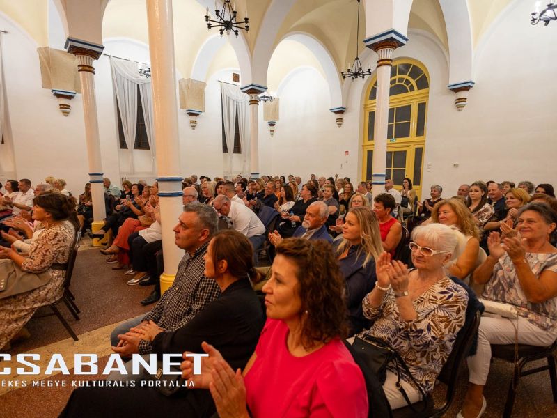 Egy estély a kastélyban - könyvbemutató, Szabadkígyós Egy estély a kastélyban - könyvbemutató, Szabadkígyós