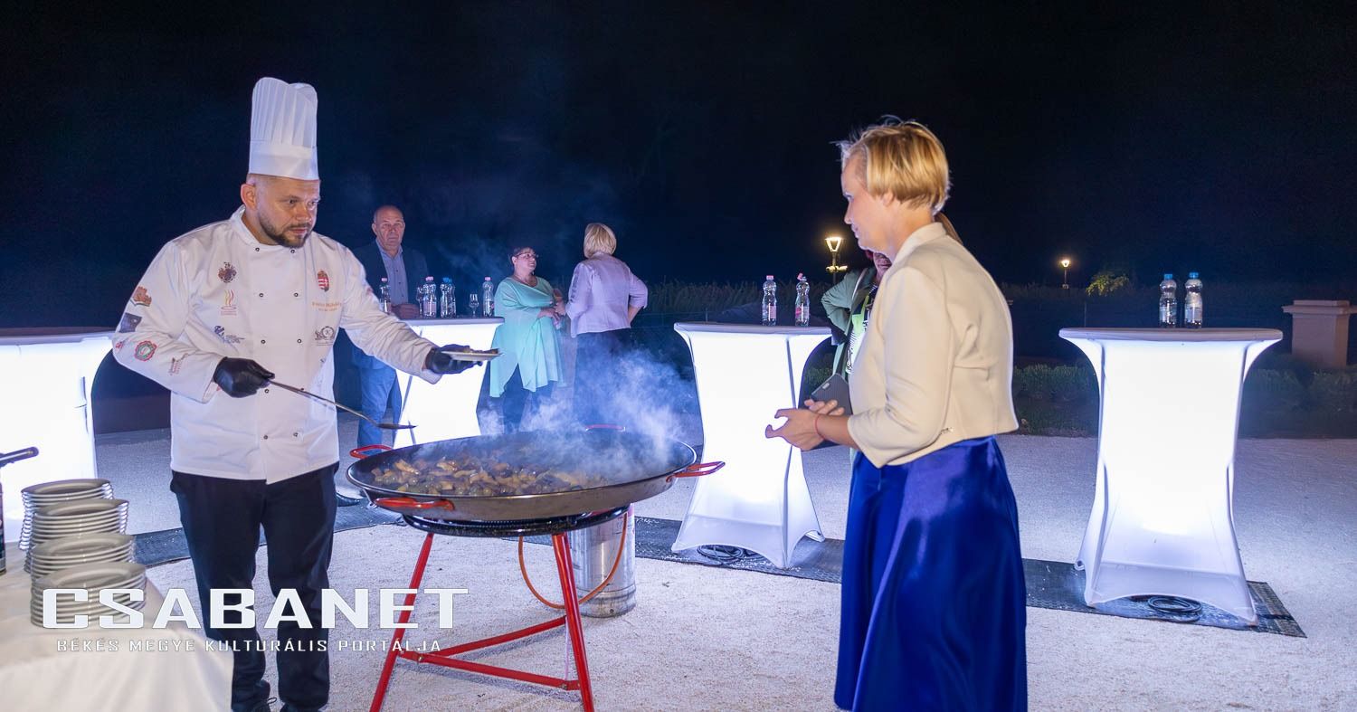 Egy estély a kastélyban - könyvbemutató, Szabadkígyós Egy estély a kastélyban - könyvbemutató, Szabadkígyós
