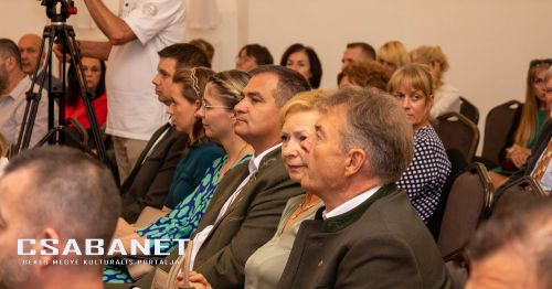 Egy estély a kastélyban - könyvbemutató, Szabadkígyós Egy estély a kastélyban - könyvbemutató, Szabadkígyós