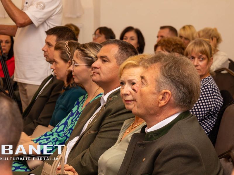 Egy estély a kastélyban - könyvbemutató, Szabadkígyós Egy estély a kastélyban - könyvbemutató, Szabadkígyós