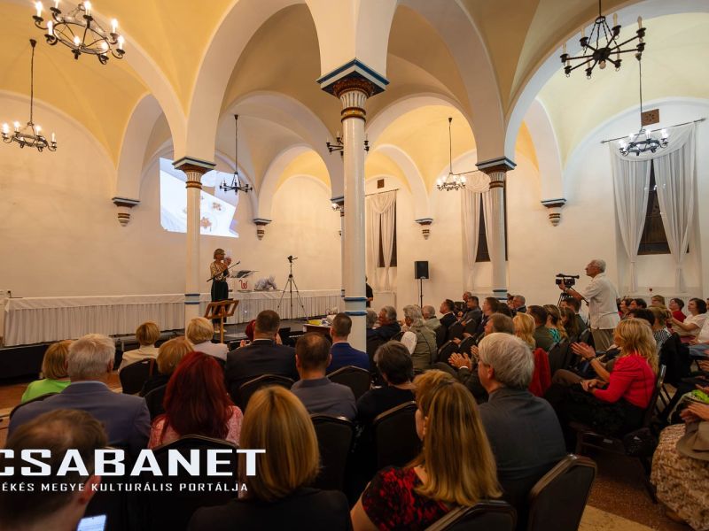 Egy estély a kastélyban - könyvbemutató, Szabadkígyós Egy estély a kastélyban - könyvbemutató, Szabadkígyós