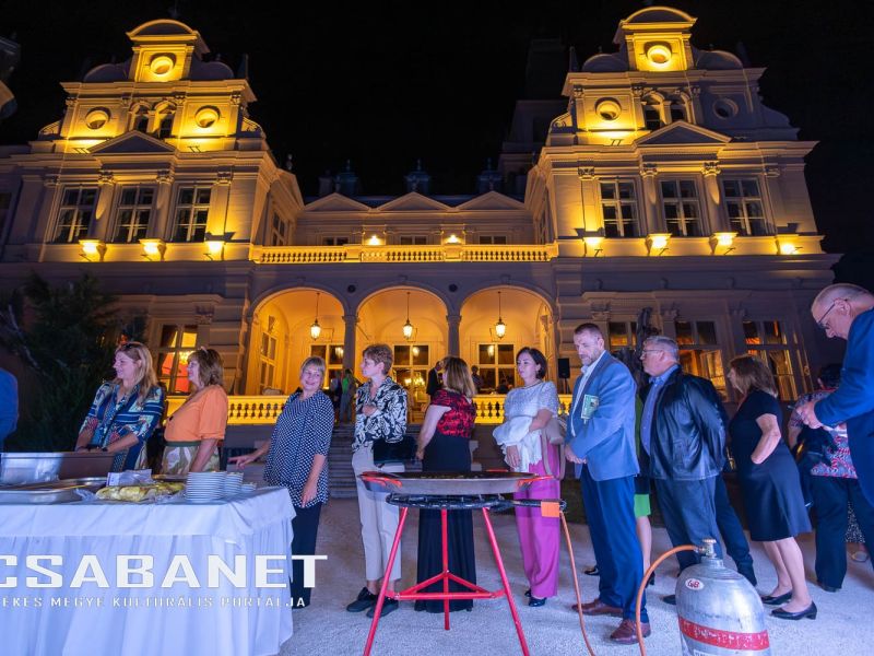 Egy estély a kastélyban - könyvbemutató, Szabadkígyós Egy estély a kastélyban - könyvbemutató, Szabadkígyós