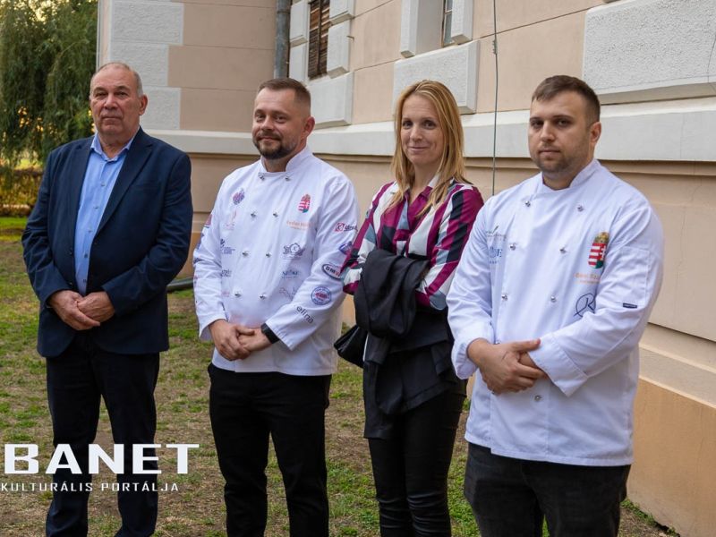 Az első fotók Bauer Barbara, Egy estély a kastélyban címmel Az első fotók Bauer Barbara, Egy estély a kastélyban címmel