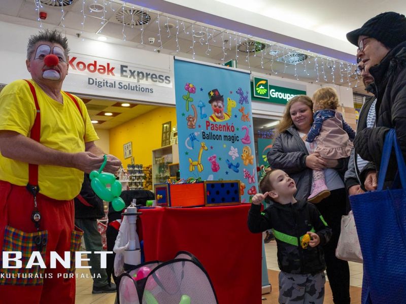 Megkezdődött a 23. szülinapi buli a Csaba Centerben Megkezdődött a 23. szülinapi buli a Csaba Centerben