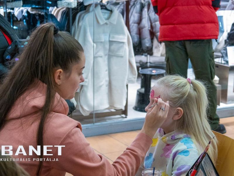 Megkezdődött a 23. szülinapi buli a Csaba Centerben Megkezdődött a 23. szülinapi buli a Csaba Centerben