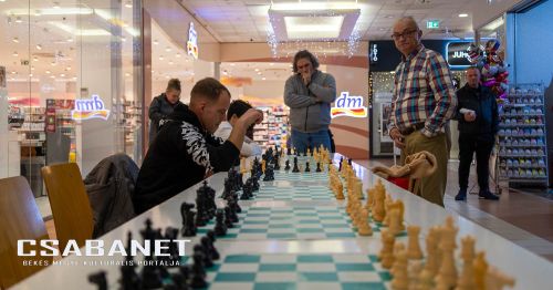 Megkezdődött a 23. szülinapi buli a Csaba Centerben Megkezdődött a 23. szülinapi buli a Csaba Centerben