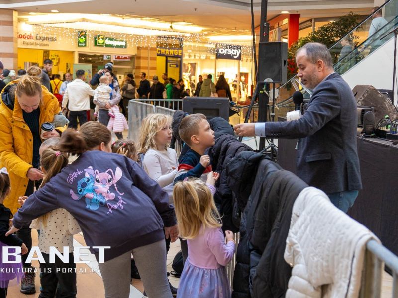 Megkezdődött a 23. szülinapi buli a Csaba Centerben Megkezdődött a 23. szülinapi buli a Csaba Centerben