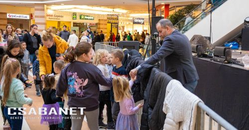 Megkezdődött a 23. szülinapi buli a Csaba Centerben Megkezdődött a 23. szülinapi buli a Csaba Centerben
