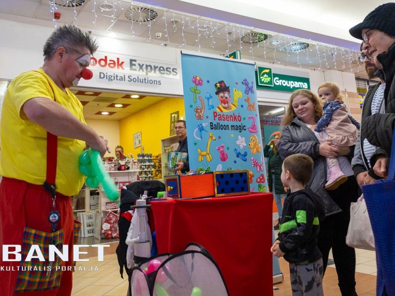 Megkezdődött a 23. szülinapi buli a Csaba Centerben Megkezdődött a 23. szülinapi buli a Csaba Centerben