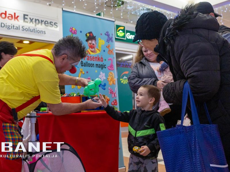 Megkezdődött a 23. szülinapi buli a Csaba Centerben Megkezdődött a 23. szülinapi buli a Csaba Centerben