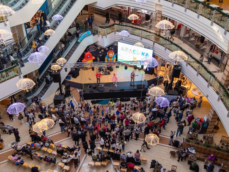 Megkezdődött a 23. szülinapi buli a Csaba Centerben Megkezdődött a 23. szülinapi buli a Csaba Centerben