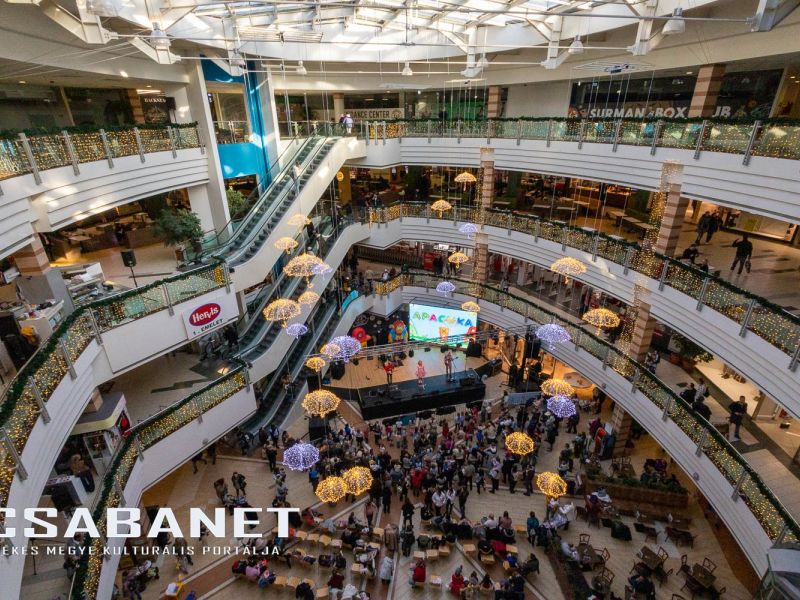 Megkezdődött a 23. szülinapi buli a Csaba Centerben Megkezdődött a 23. szülinapi buli a Csaba Centerben