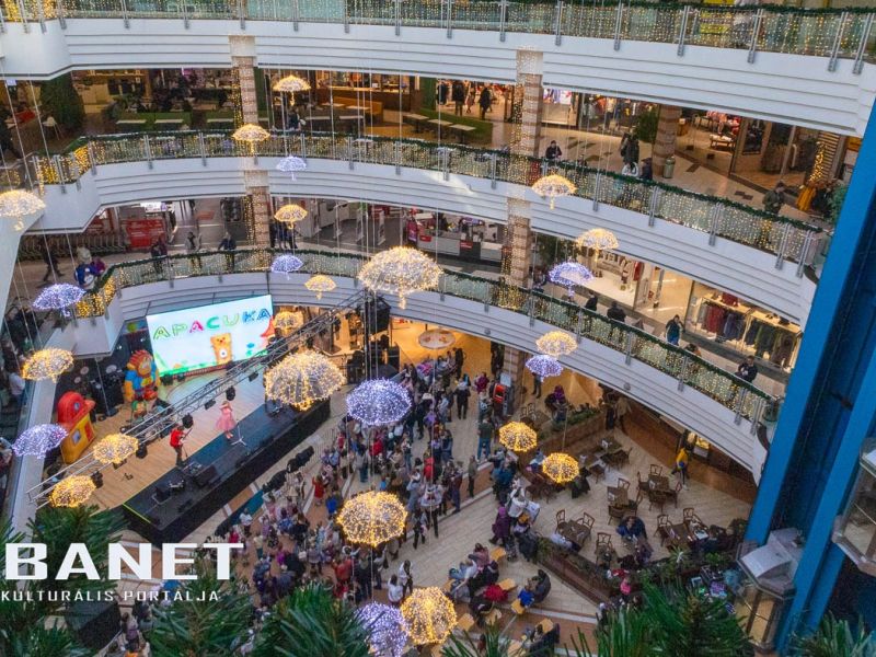 Megkezdődött a 23. szülinapi buli a Csaba Centerben Megkezdődött a 23. szülinapi buli a Csaba Centerben