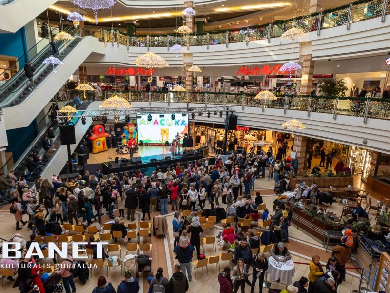 Megkezdődött a 23. szülinapi buli a Csaba Centerben Megkezdődött a 23. szülinapi buli a Csaba Centerben