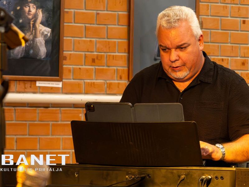 viraglanyok ejszakaja viraglanyok ejszakaja