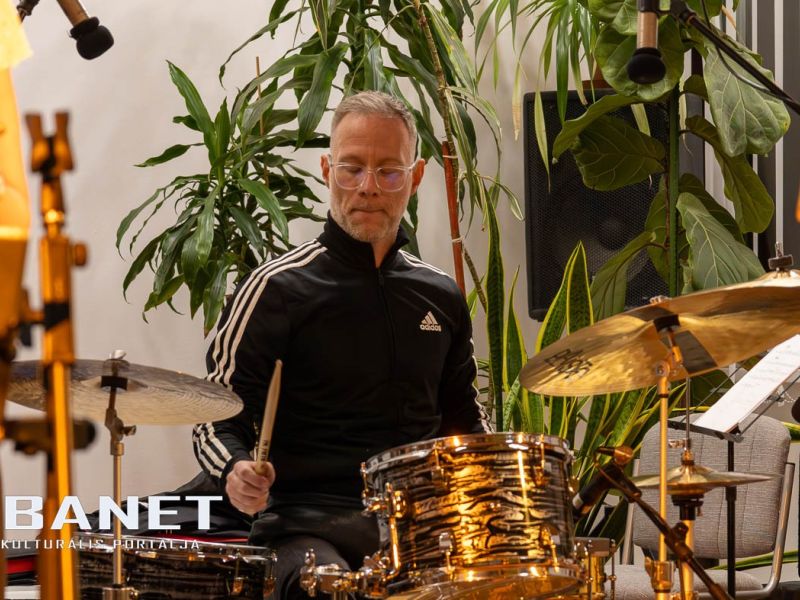 viraglanyok ejszakaja viraglanyok ejszakaja