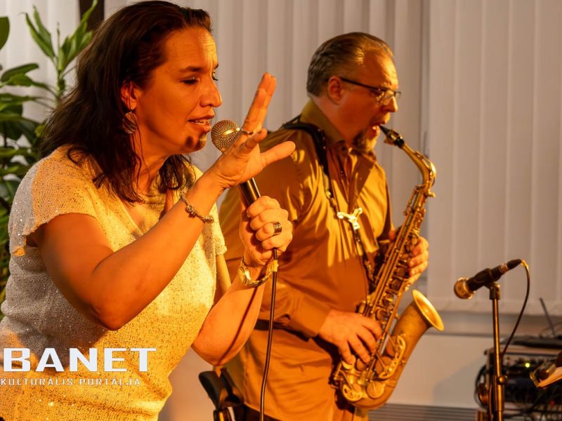 viraglanyok ejszakaja viraglanyok ejszakaja